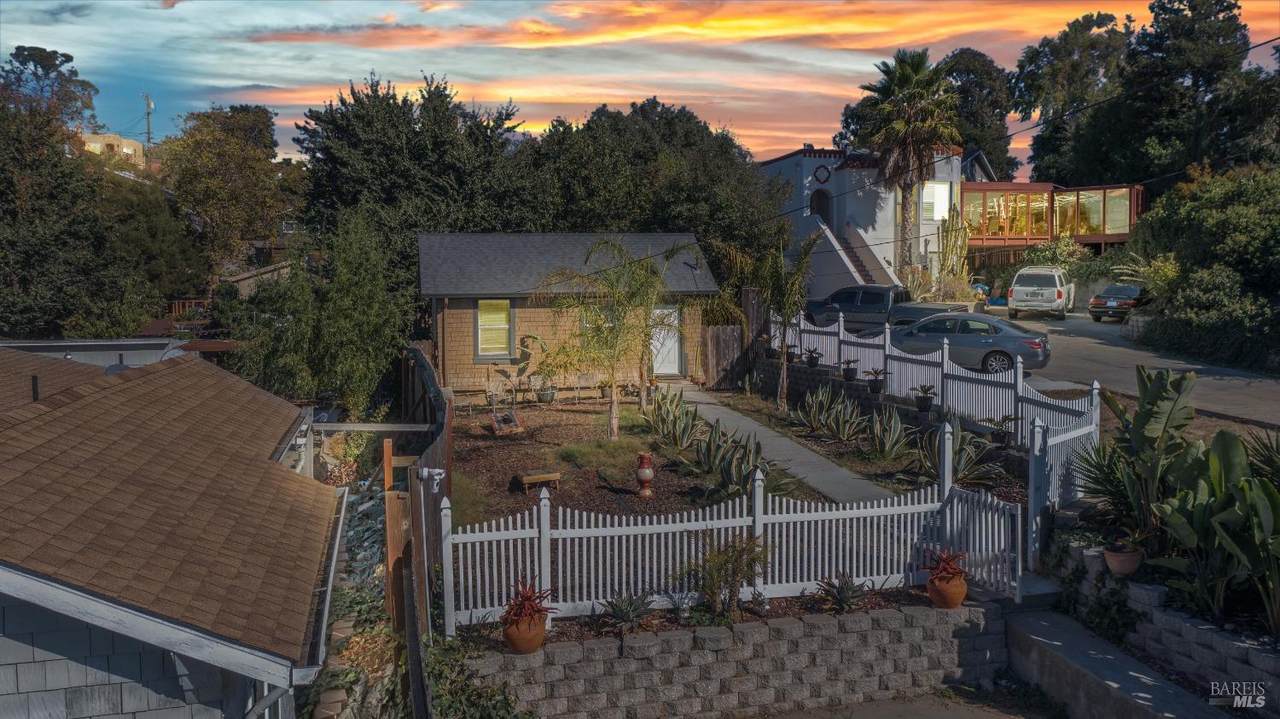 104 Baxter Street - Photo 1