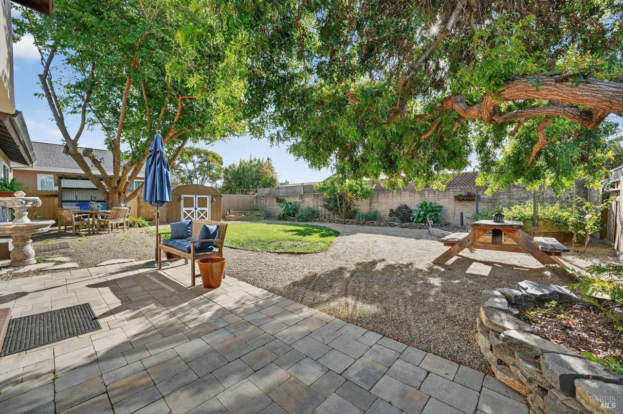 1020 Catalpa Way - Photo 1