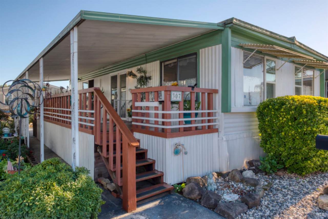 307 Stacey Way - Photo 1