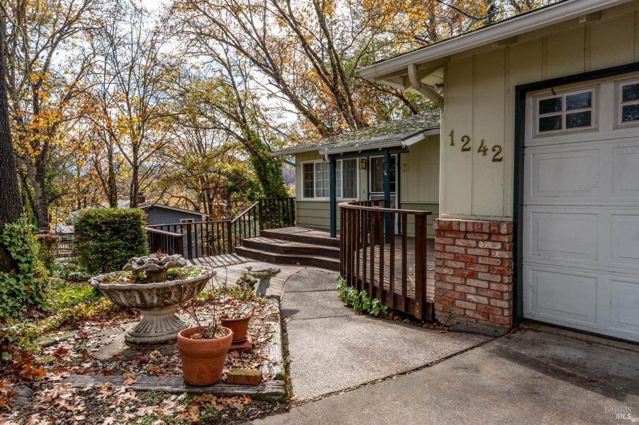 1242 Poplar Avenue - Photo 1