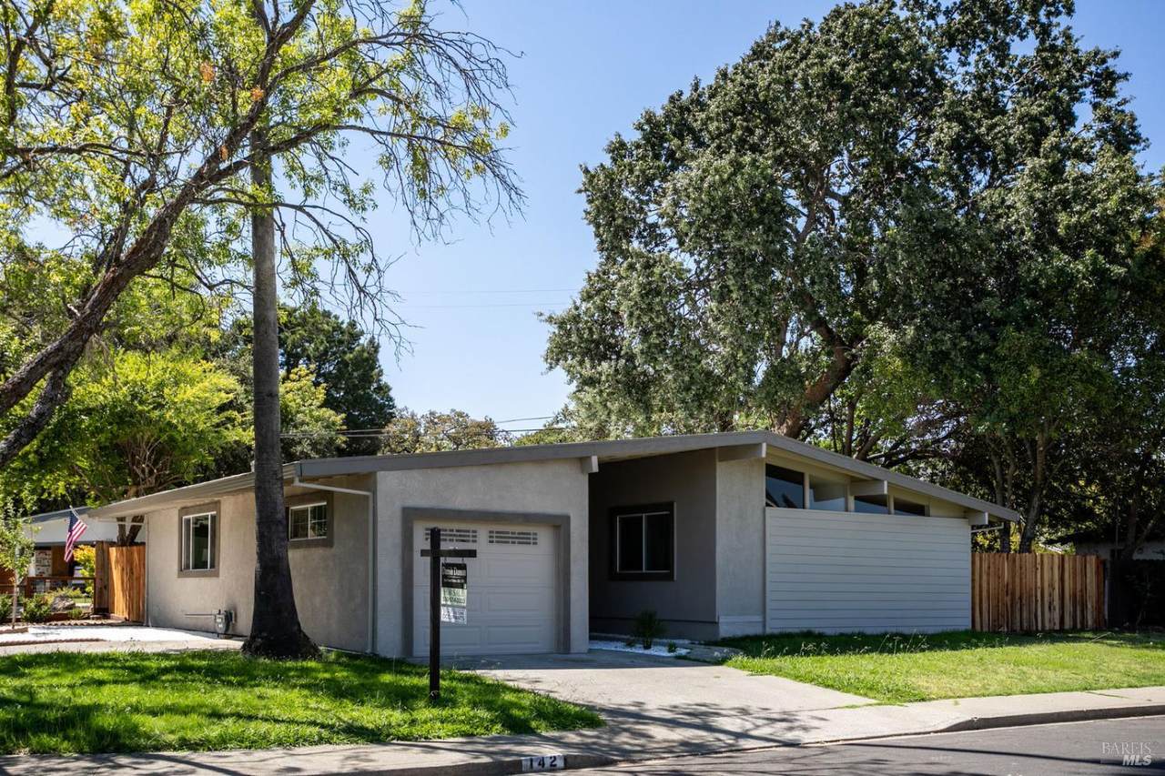 142 Anita Court - Photo 1