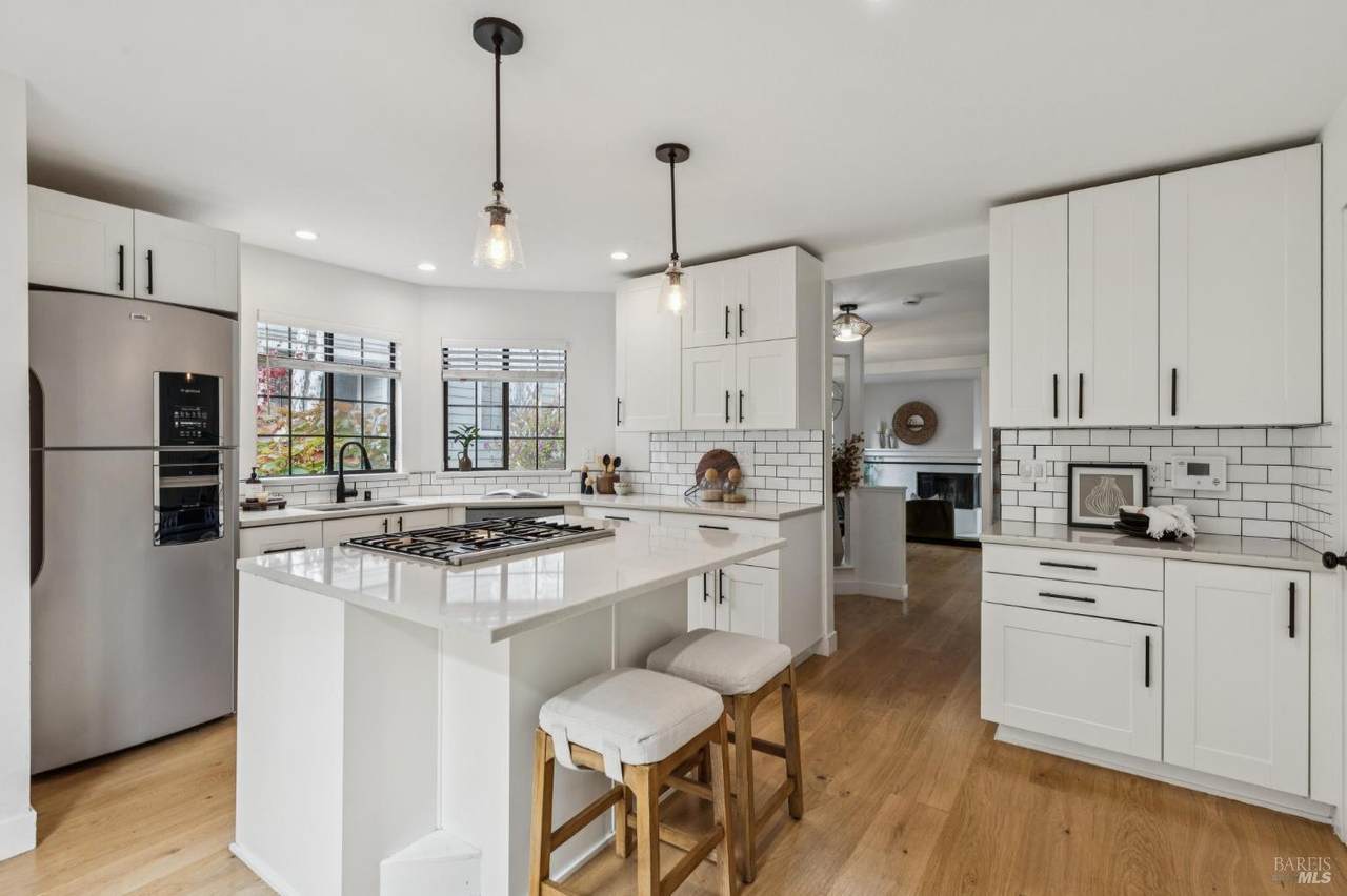 93 Ashford Avenue - Photo 1