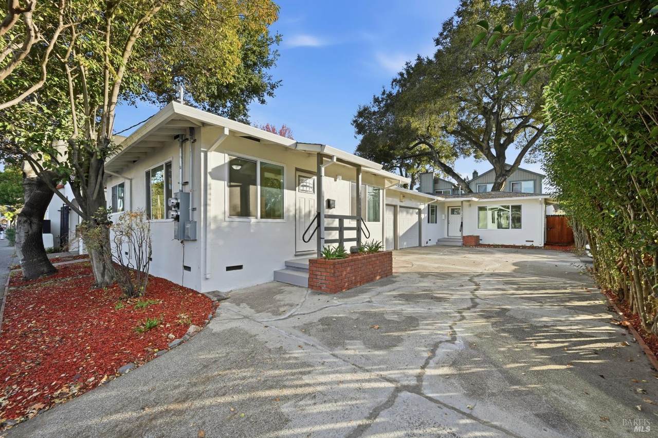 342 College Avenue - Photo 1