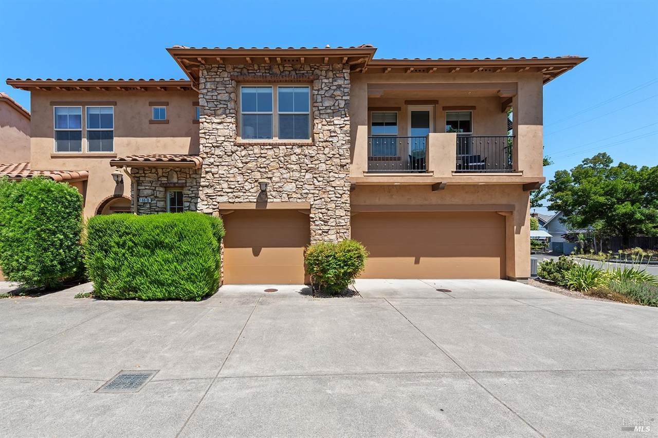 180 Healdsburg Avenue - Photo 1