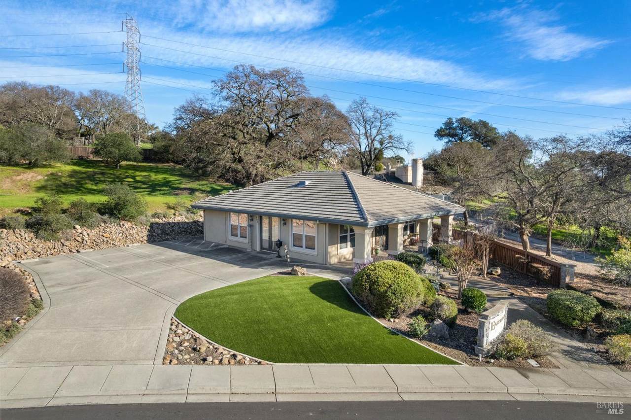 902 Eastridge Drive - Photo 1