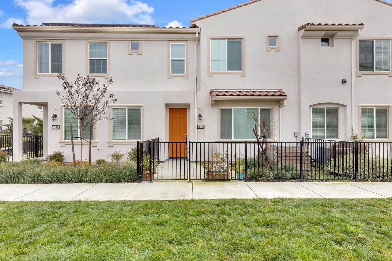 5301 Commerce Way - Photo 1