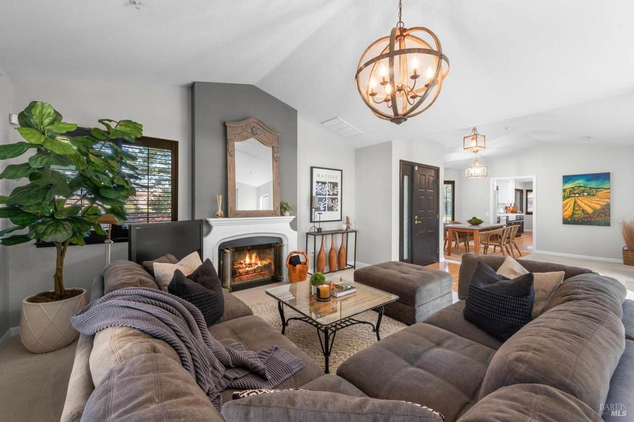 69 Fountain Grove Circle - Photo 1