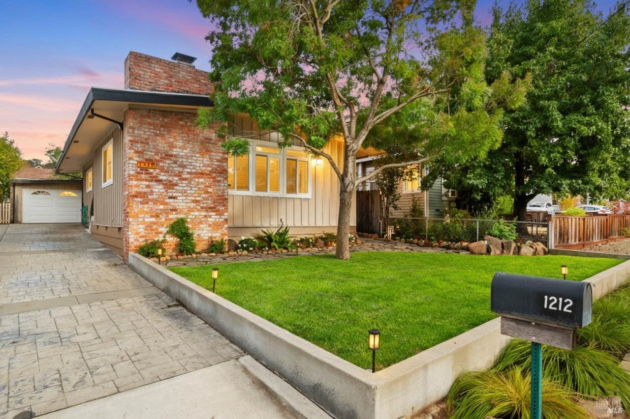 1212 East Avenue - Photo 1