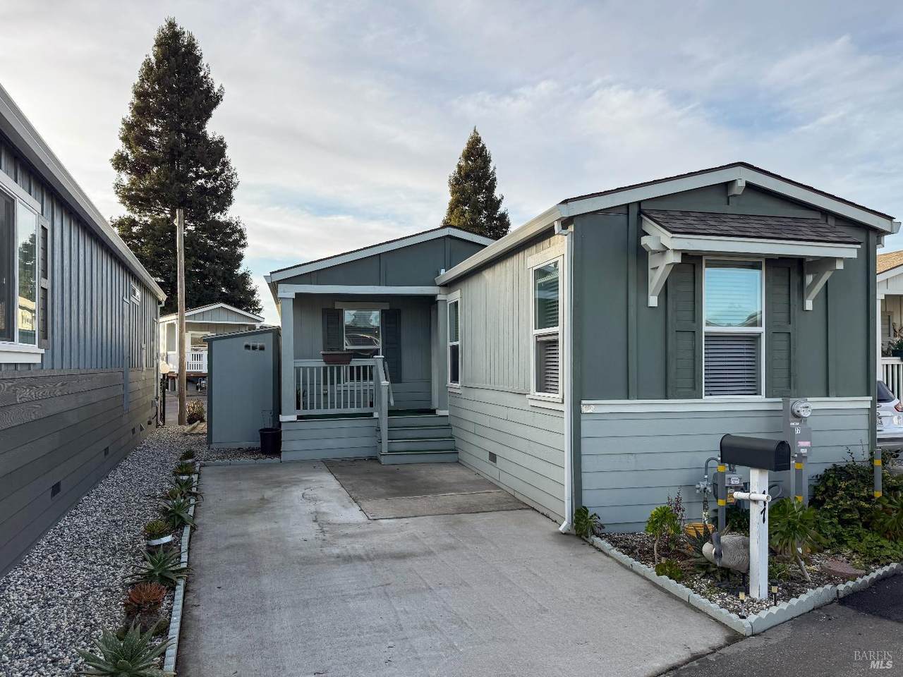 77 Romani Court - Photo 1