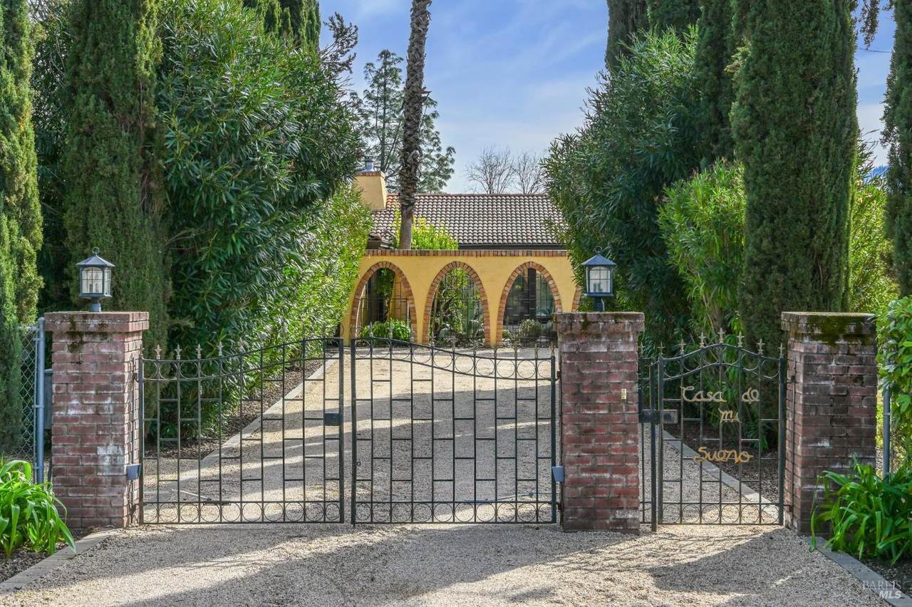 2550 Greenwood Avenue - Photo 1