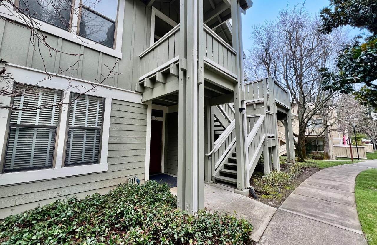 615 Cherry Avenue - Photo 1