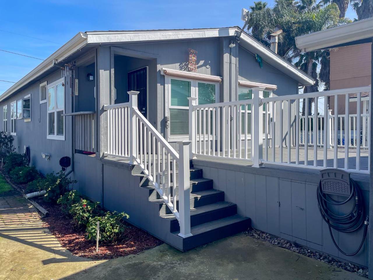 414 F Street - Photo 1