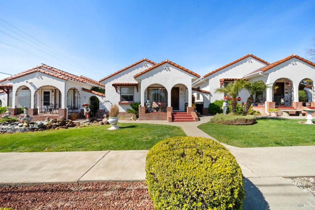 803 5th Street - Photo 1