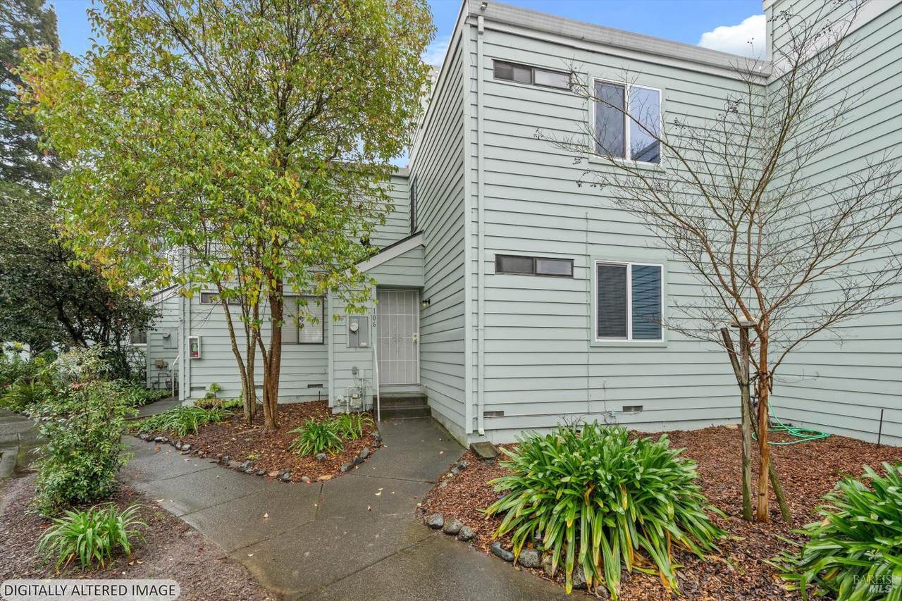 106 Courtyards - Photo 1