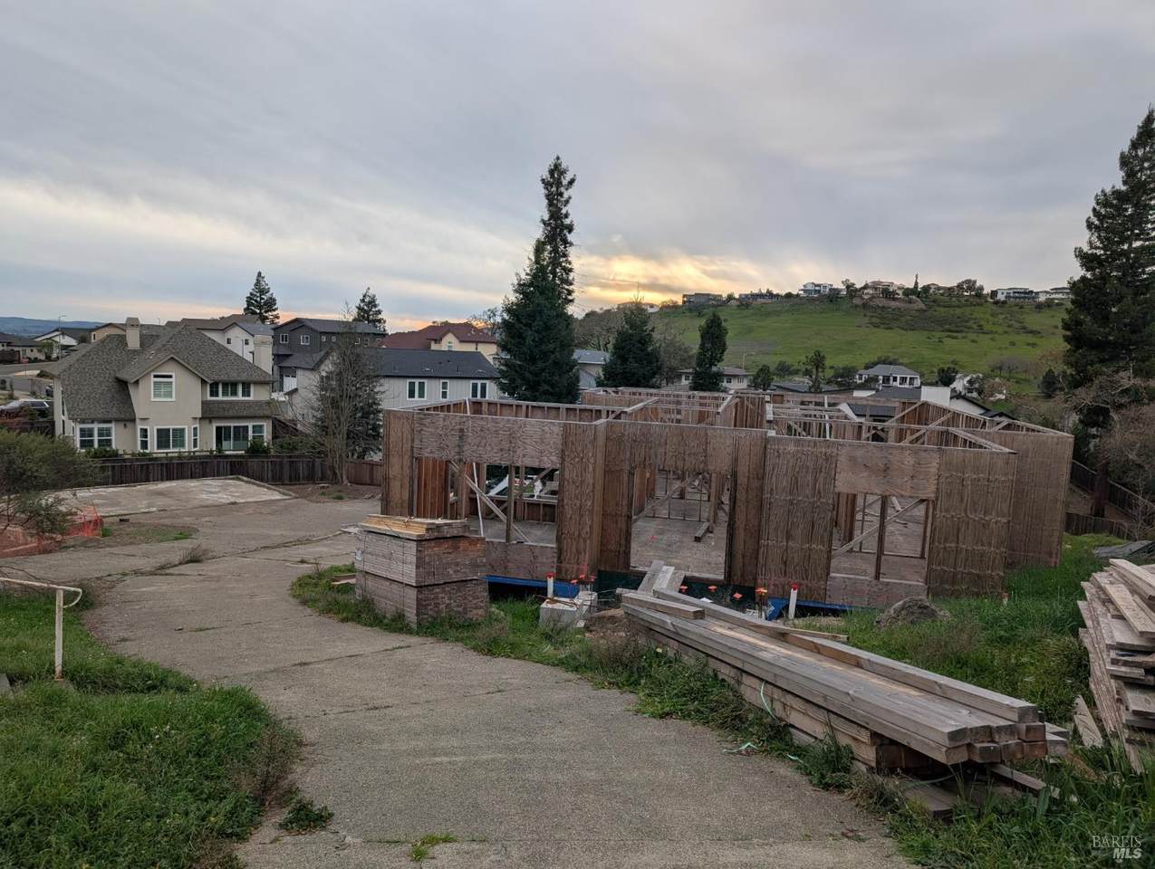 3695 Wyndemere Circle - Photo 1