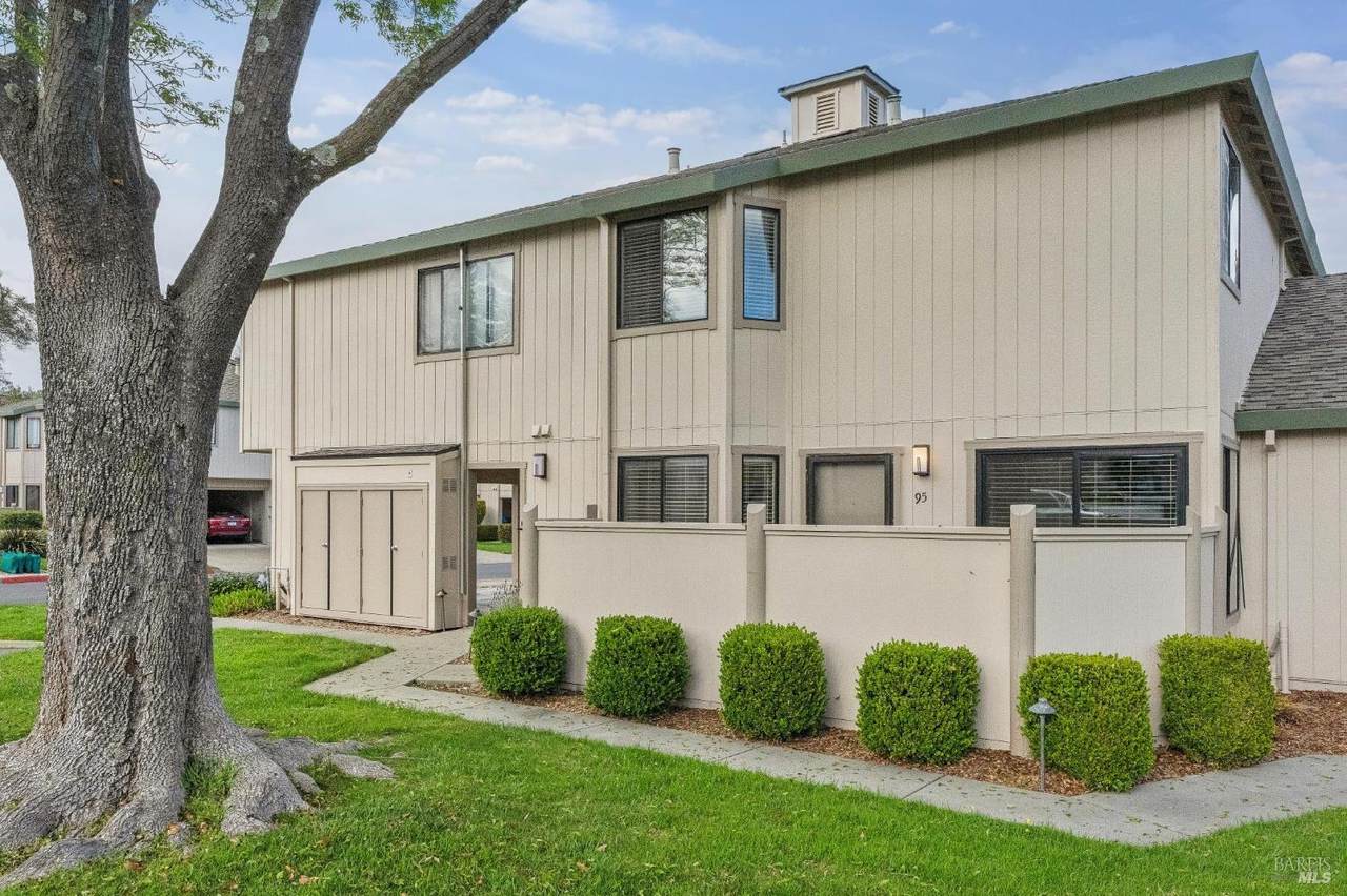 95 Dockside Circle - Photo 1