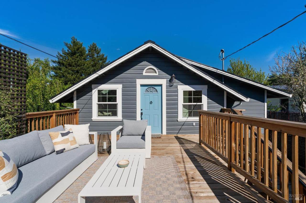 597 Ethel Avenue - Photo 1