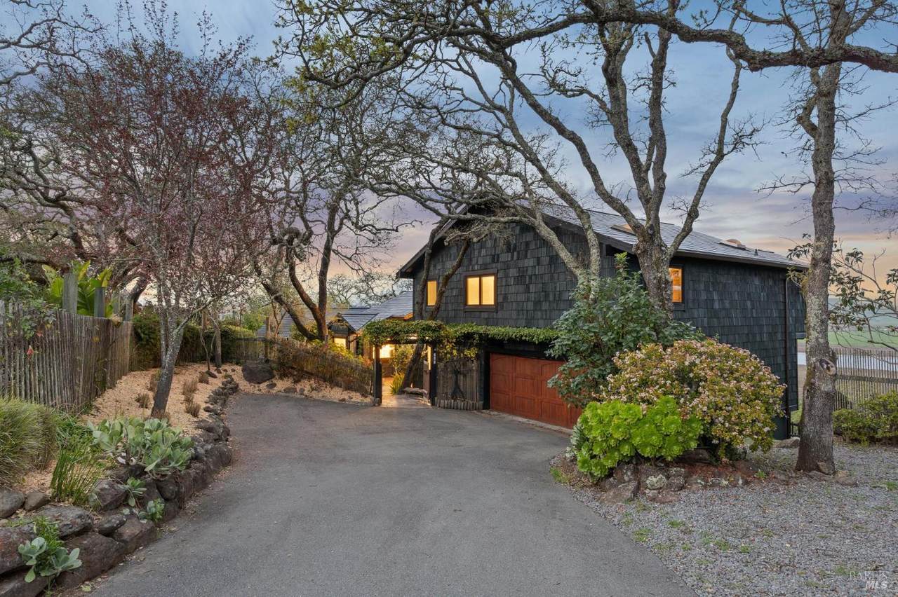 160 Crest Road - Photo 1