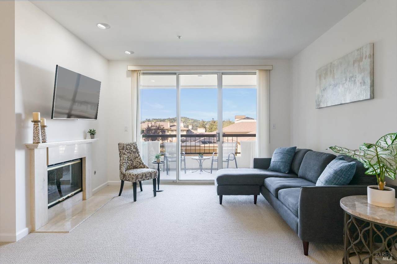 400 Deer Valley Road - Photo 1