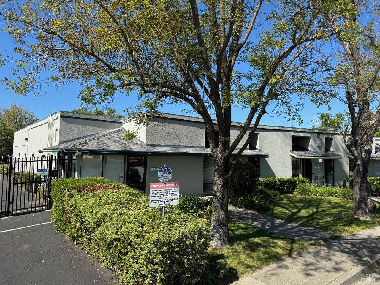 14 Commercial Boulevard - Photo 1