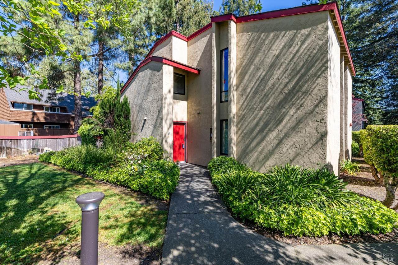 59 Redwood Court - Photo 1