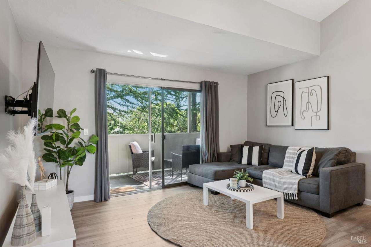 1453 Neotomas Avenue - Photo 1