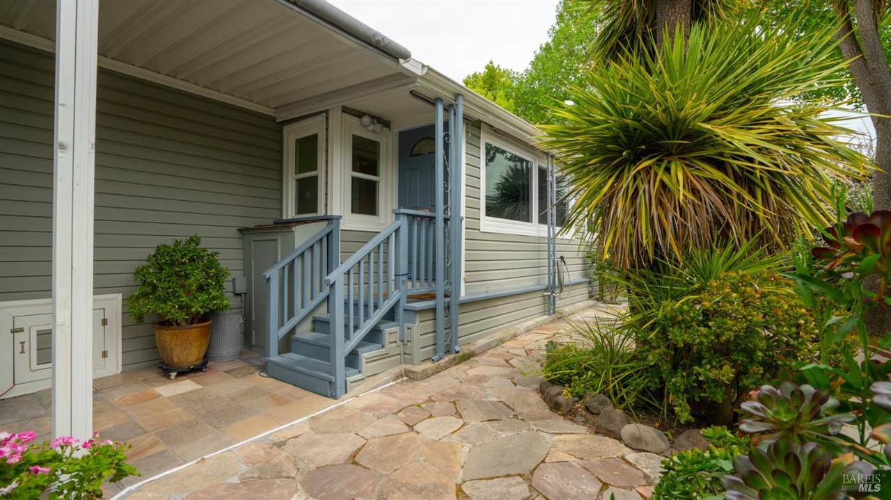 204 Barcelona Avenue - Photo 1