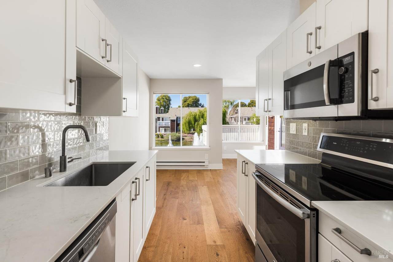 218 Marina Lakes Drive - Photo 1