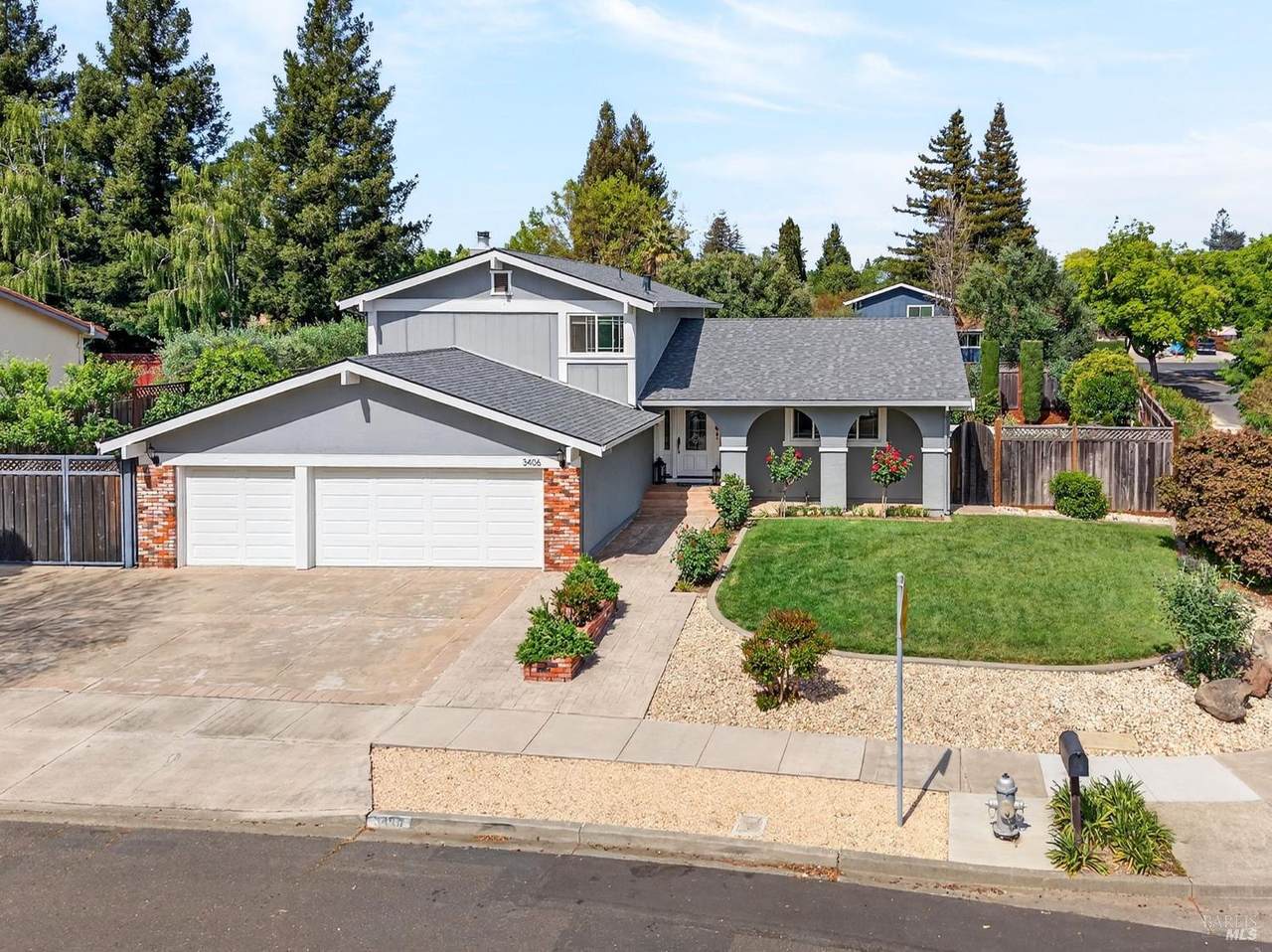 3406 Deerfield Court - Photo 1
