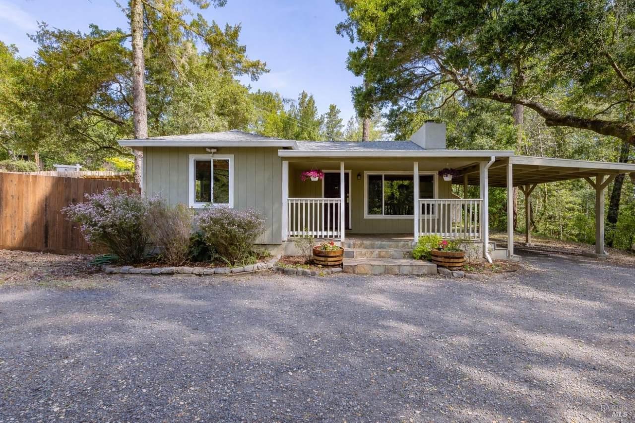 10661 Woodside Drive - Photo 1