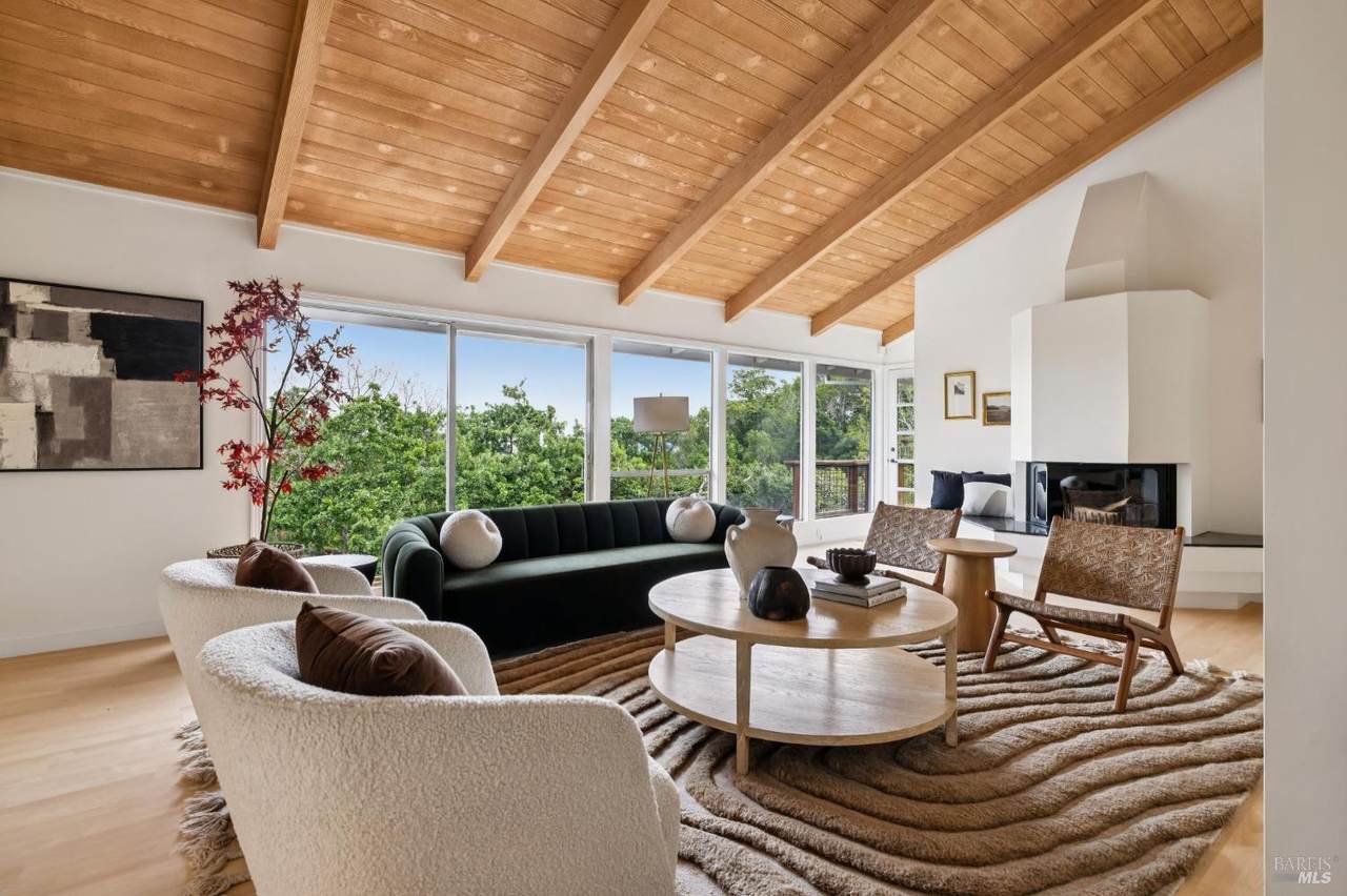 290 Stuyvesant Drive - Photo 1