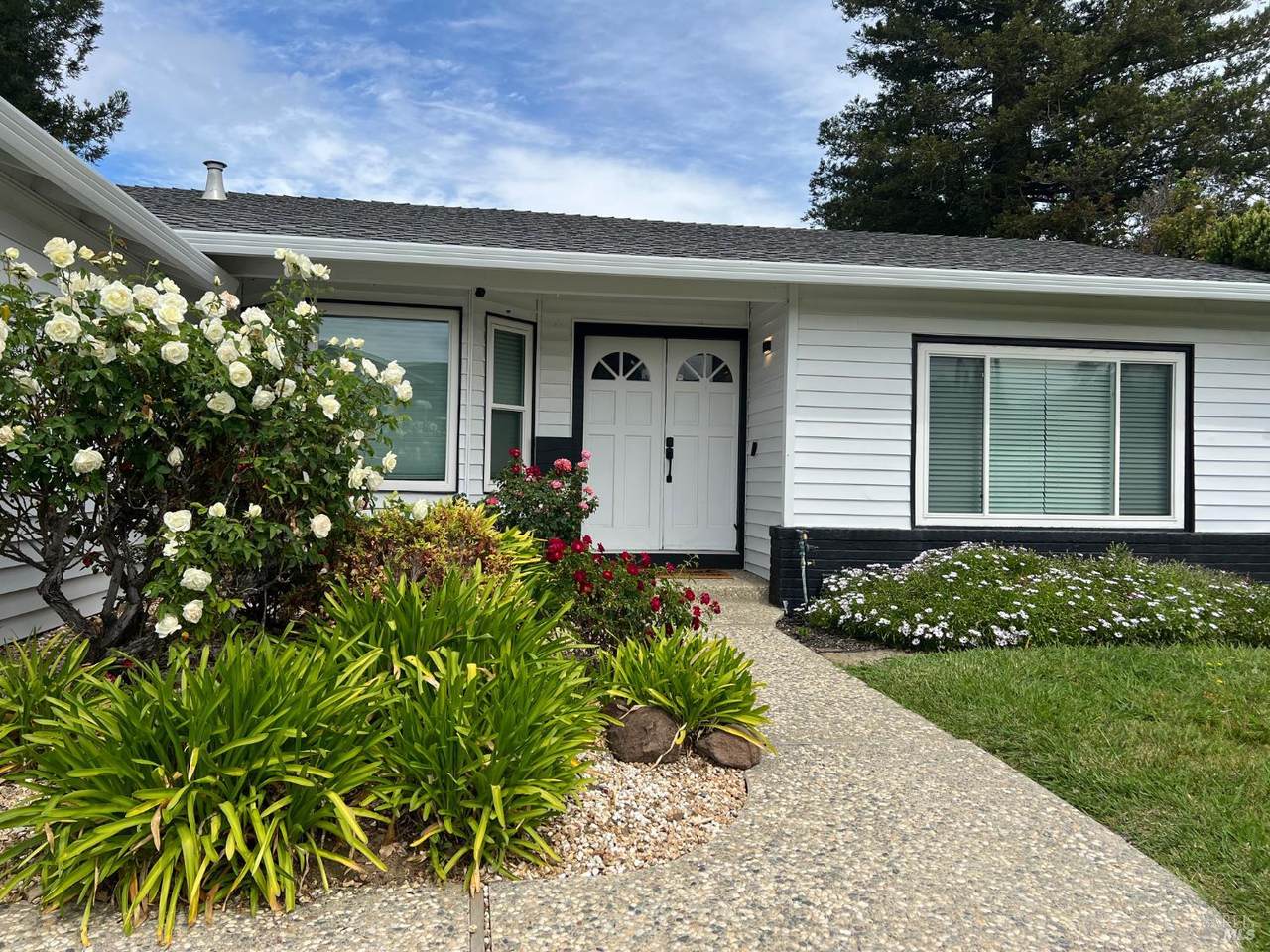 199 Regent Drive - Photo 1