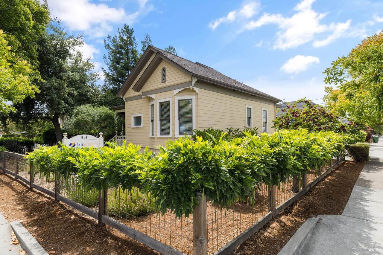 531 Washington Street - Photo 1