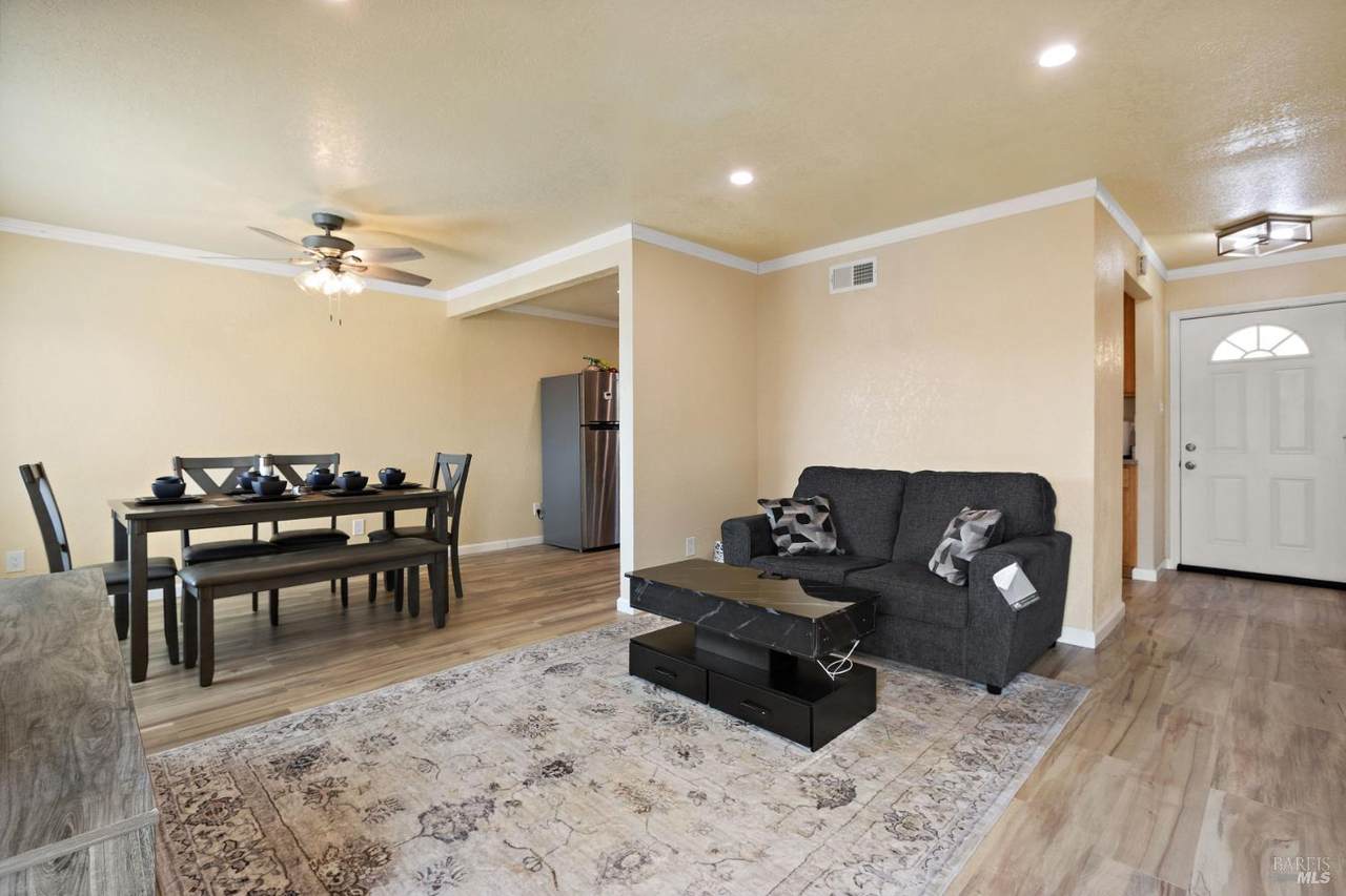 942 5th Street - Photo 1