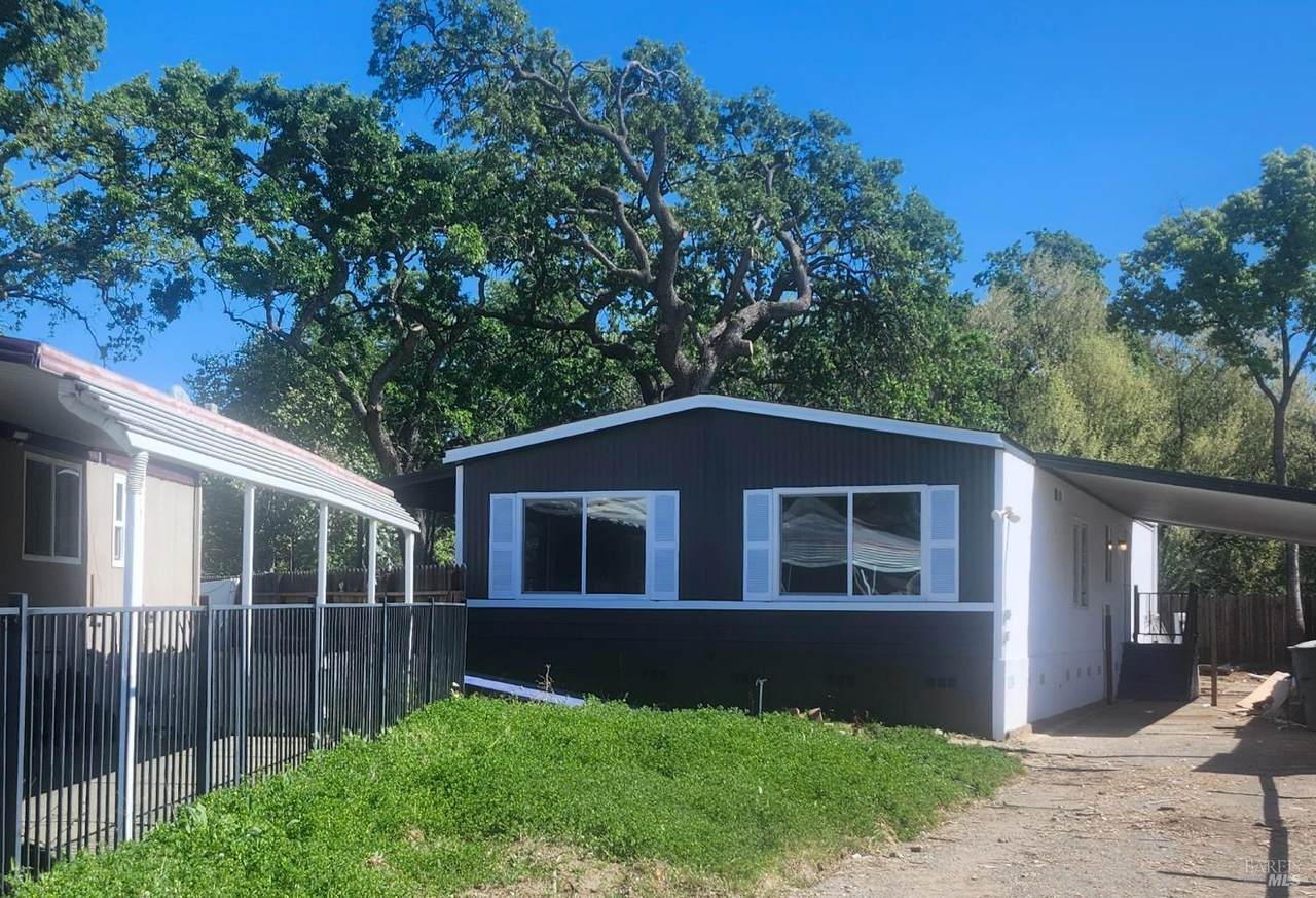 44 Sunset Drive - Photo 1