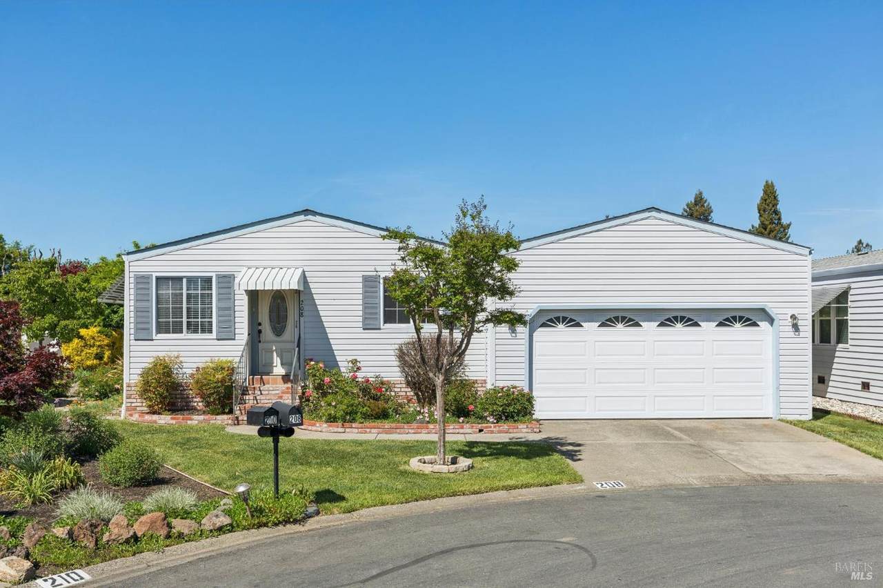 208 Betsy Place - Photo 1