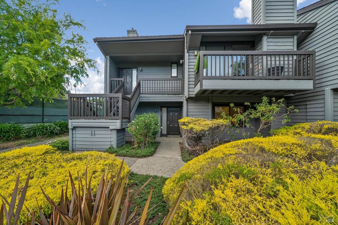 31 Harbor Drive - Photo 1