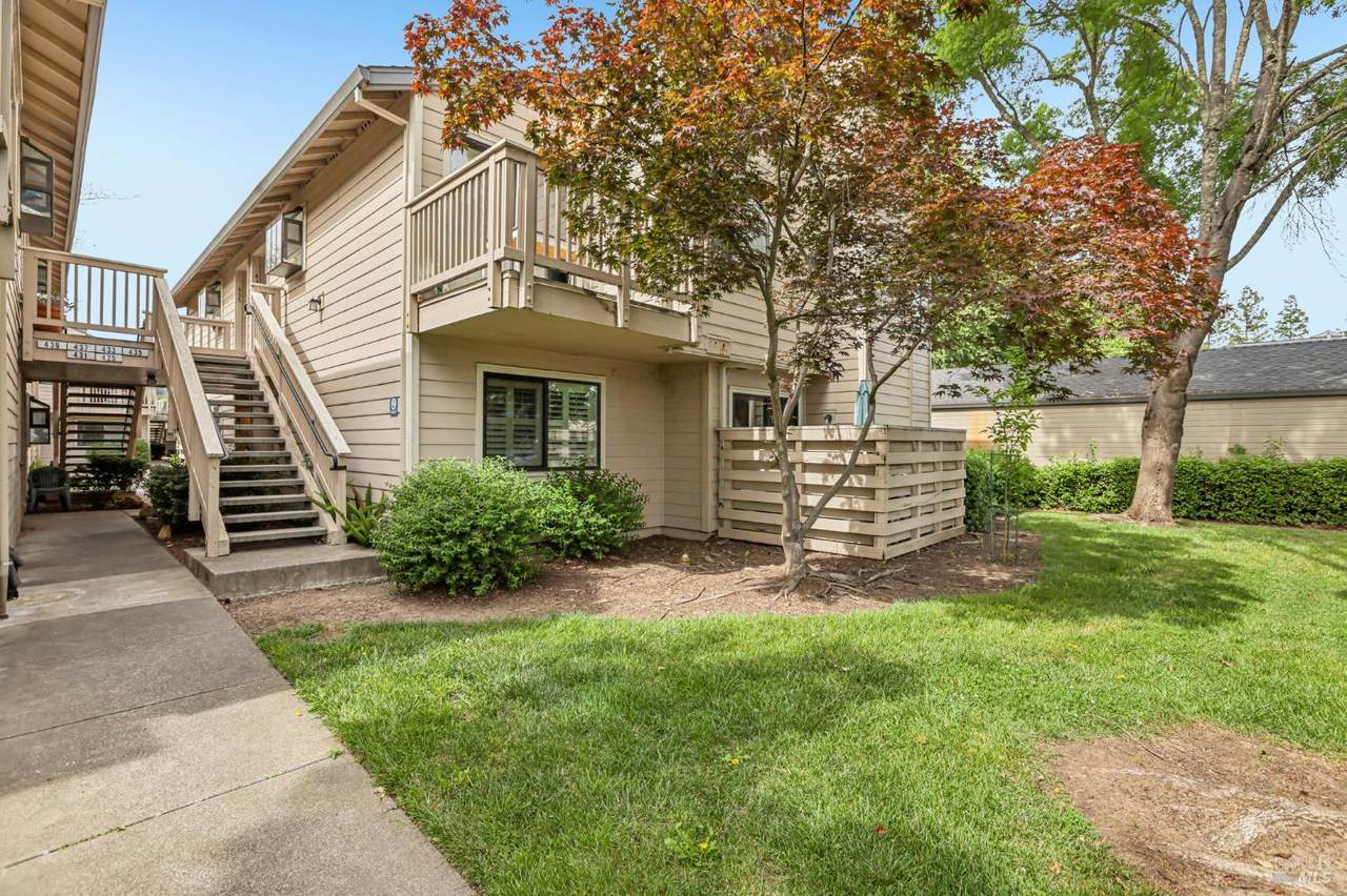425 Mission Boulevard - Photo 1