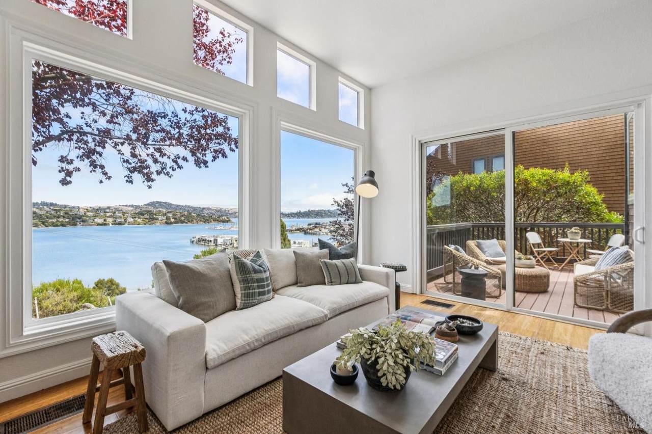 220 Donahue Street - Photo 1