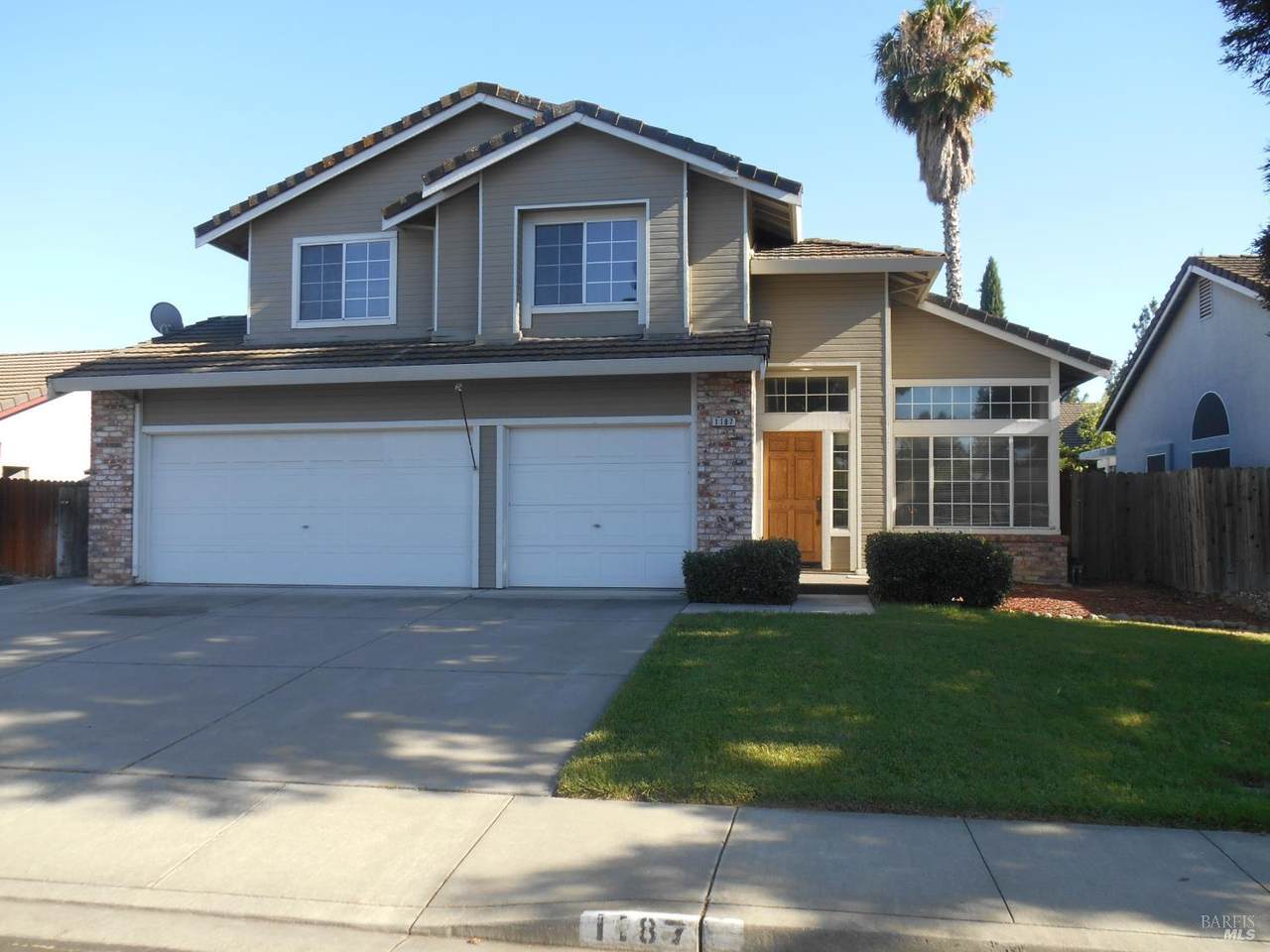 1187 Notre Dame Circle - Photo 1