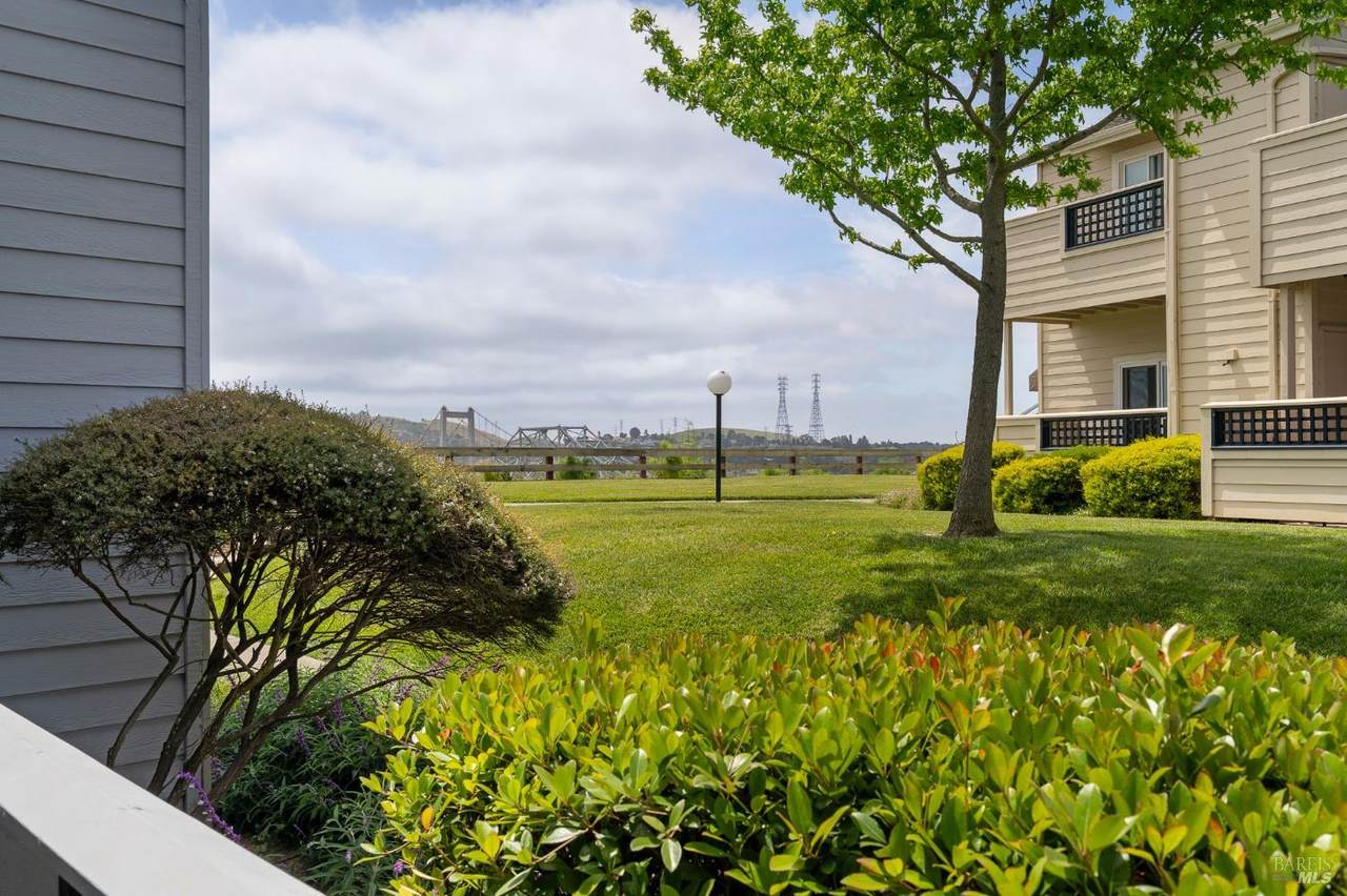 1201 Glen Cove Parkway - Photo 1