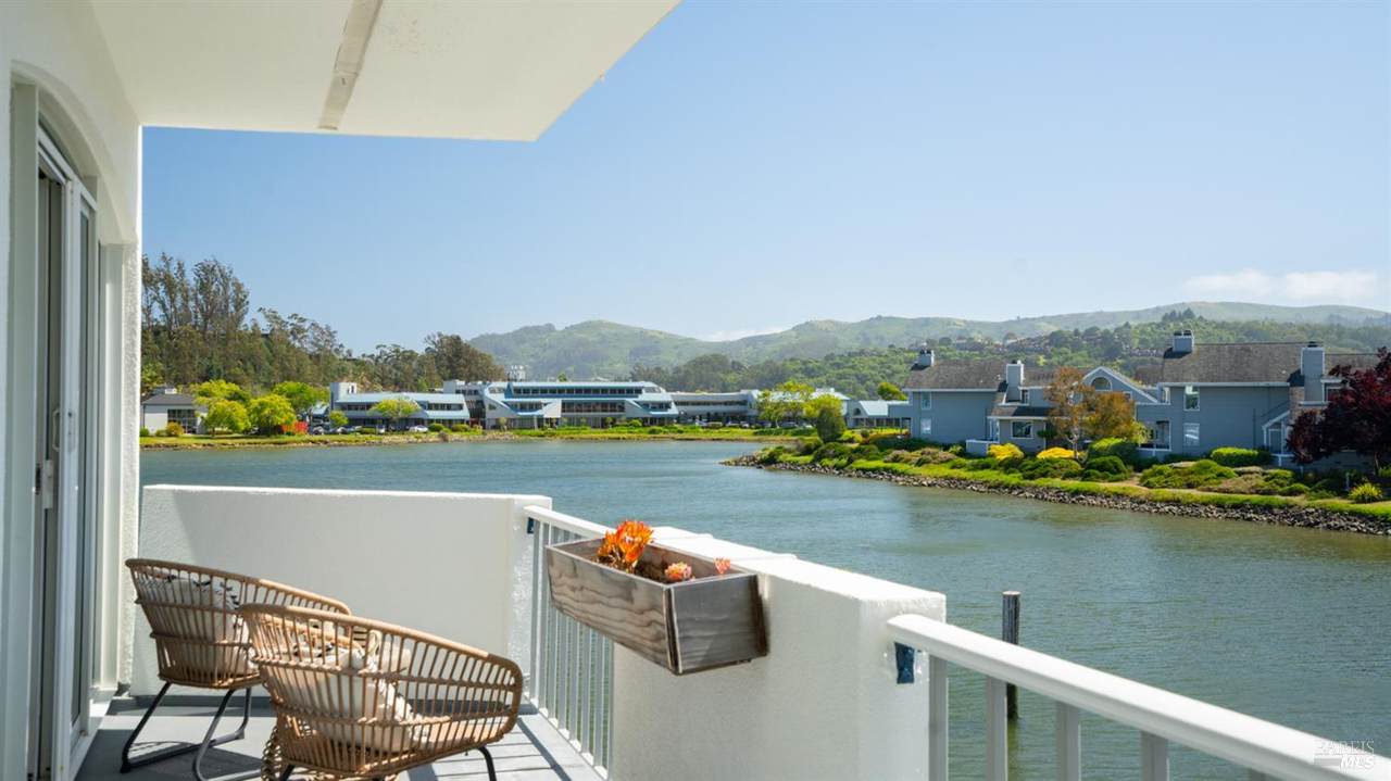 5222 Shelter Bay Avenue - Photo 1