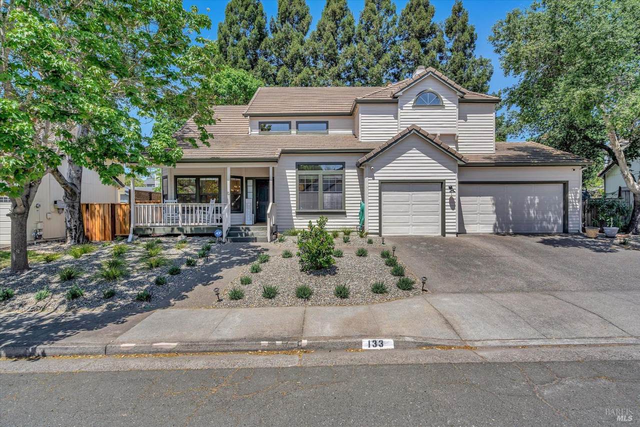 133 Madrid Way - Photo 1