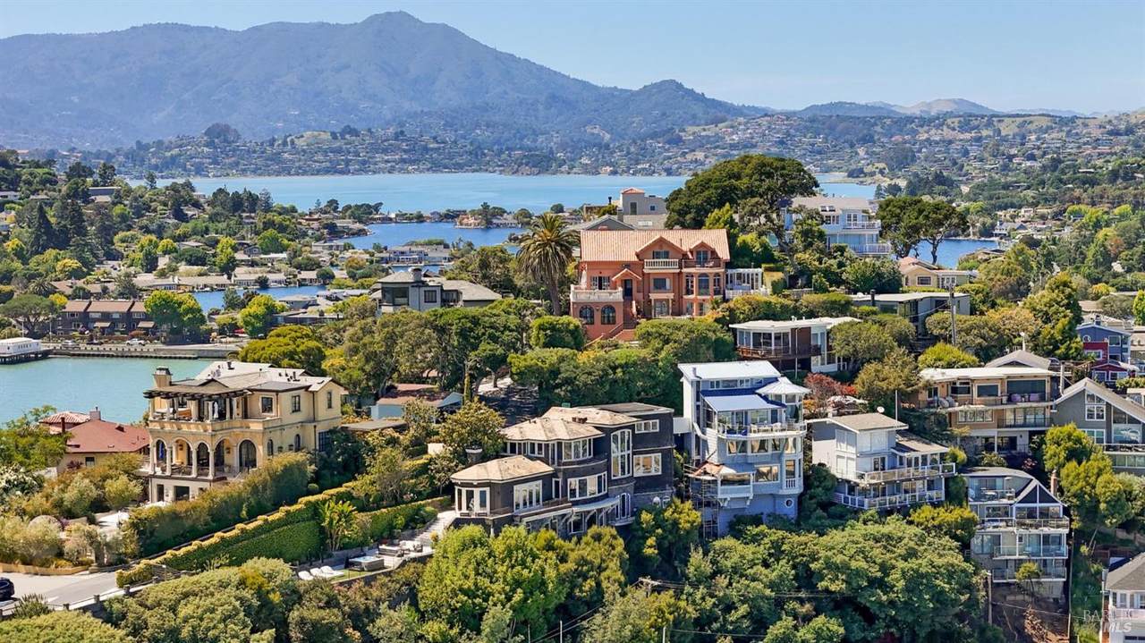 82 Alcatraz Avenue - Photo 1