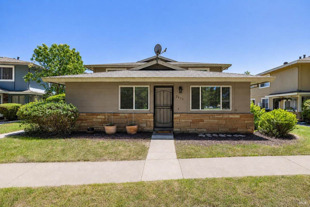 2432 Plata Court - Photo 1