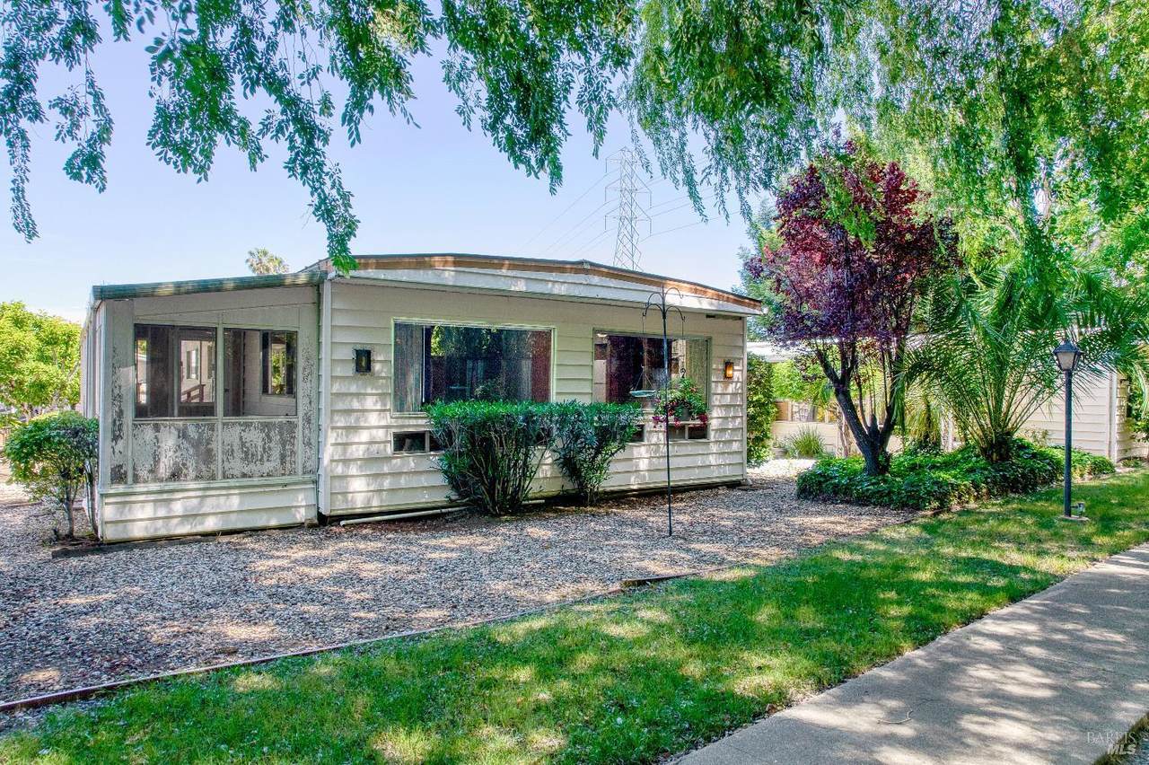 820 Las Palmas Avenue - Photo 1