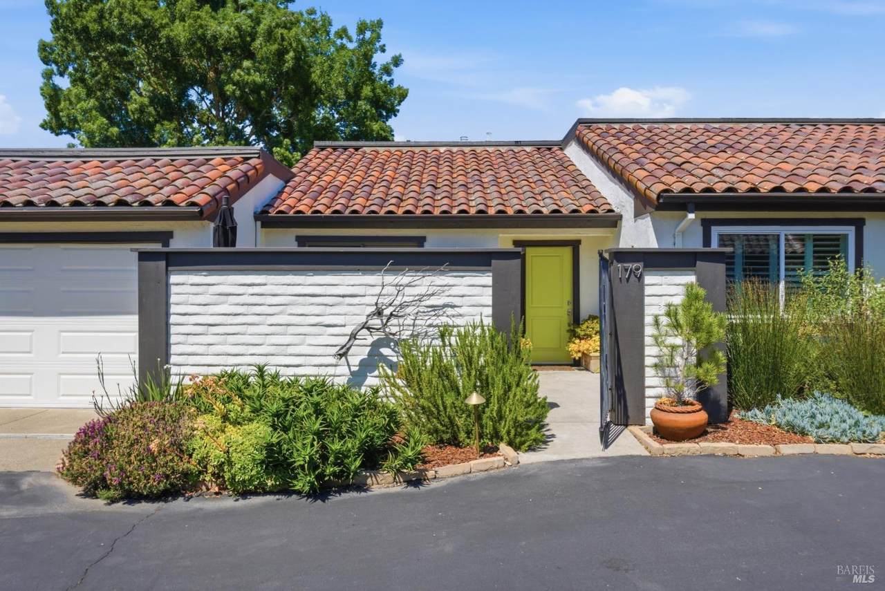 179 Vineyard Circle - Photo 1