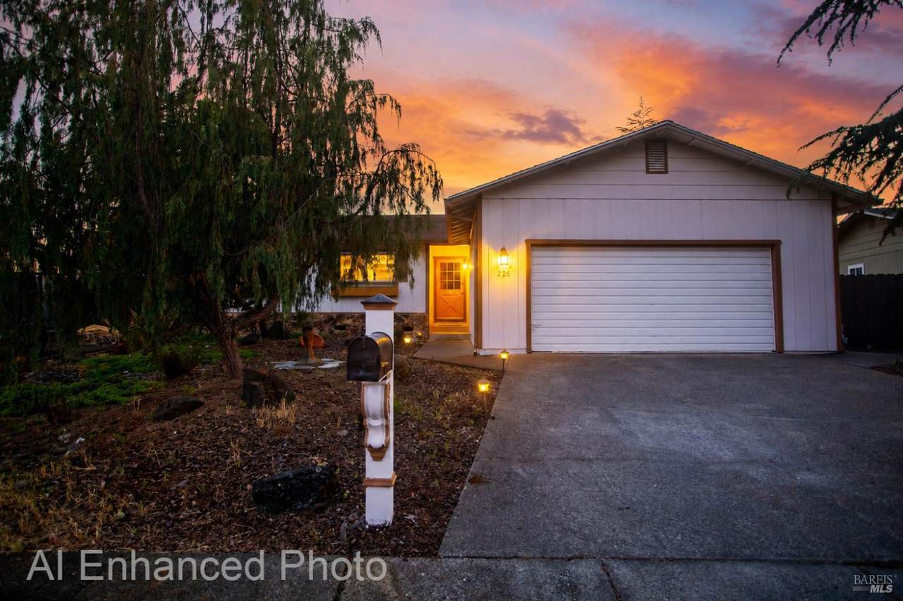 226 Bonnie Lane - Photo 1