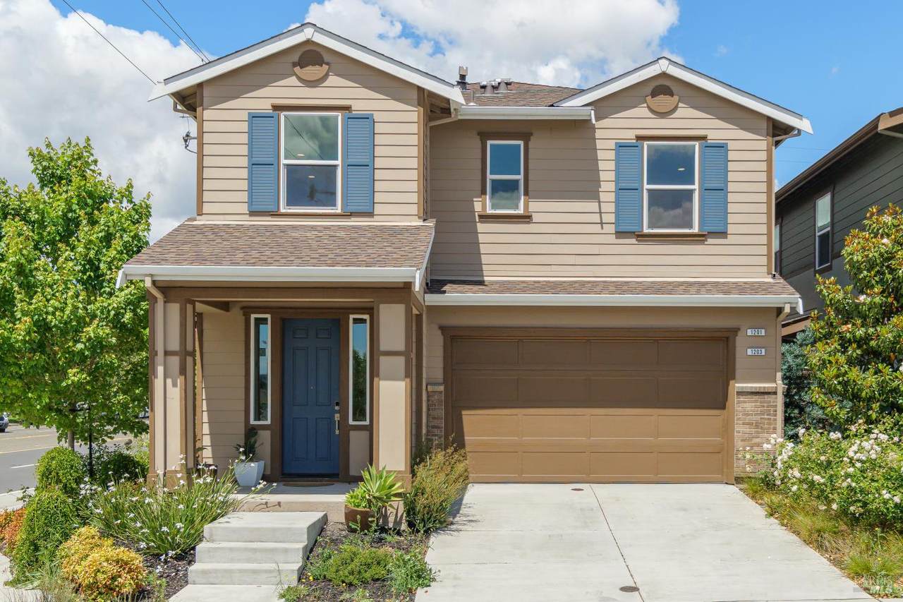 1201 Del Rancho Way - Photo 1