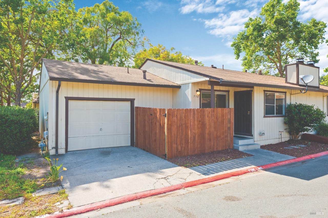 754 Agnew Place - Photo 1